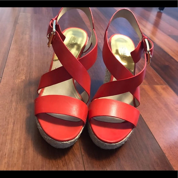 Micheal Kors shoes size 9 1/2 - Picture 2 of 4